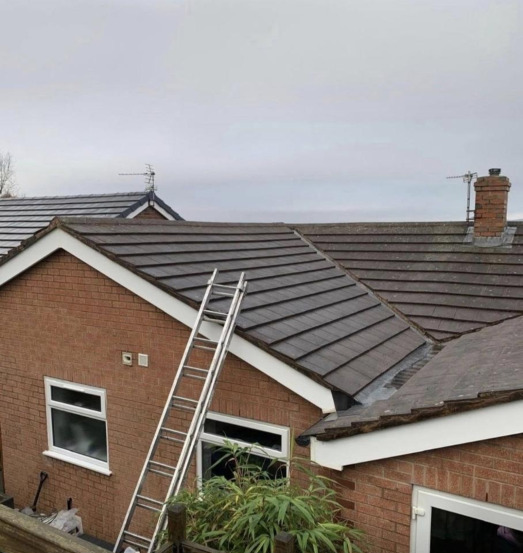 Roof Cleaning & Clearances
